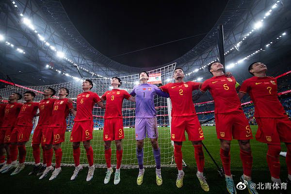 贝林厄姆在皇马纪录片《Universo Real Madrid: United Kingdom》的采访中表示，想为俱乐部的伟大历史添砖加瓦。